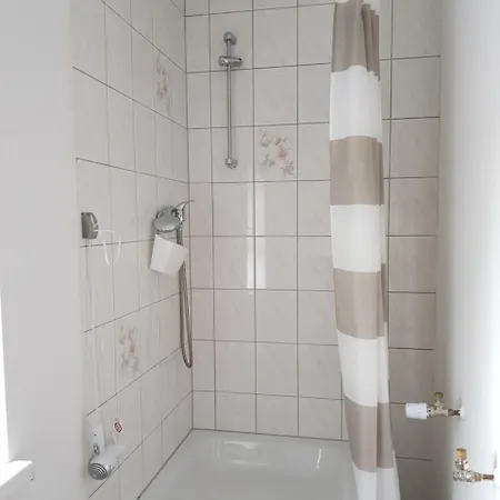 Haus Am Sachsenring Apartamento *