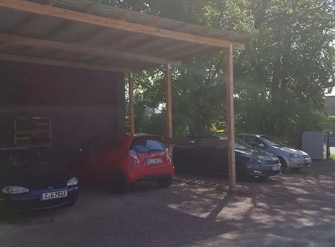 Haus Am Sachsenring Апартаменты Хоэнштайн-Эрнстталь